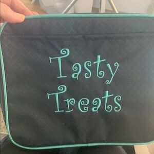 Thirty-one Black and Teal Tasty Treats Bag